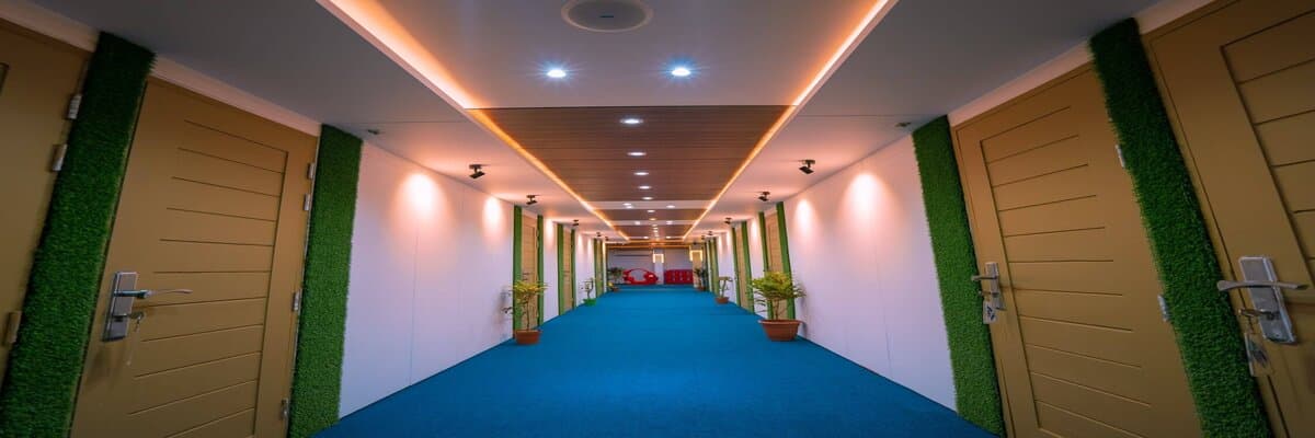 Luxury Cabins for Couples and Families